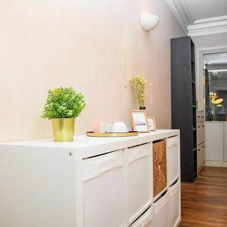 Bright 2br - Butte Montmartre | By Airnest Appartamento *